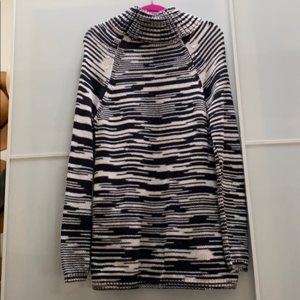 NWOT Lucky Brand Cowl Neck Long Pocket Sweater - Picture 3 of 7